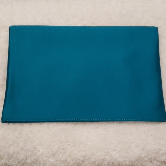 🆕️BCBGENERATION clutch - Picture 2 of 5